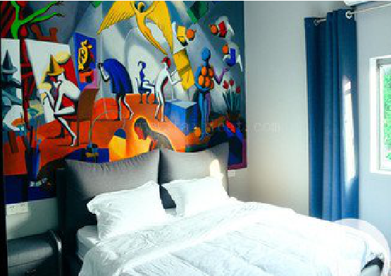  桐庐对于酒店的墙体彩绘而言更注重哪些方面？